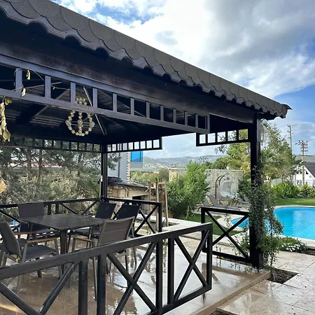 Palm Focakoey Vilă Foça